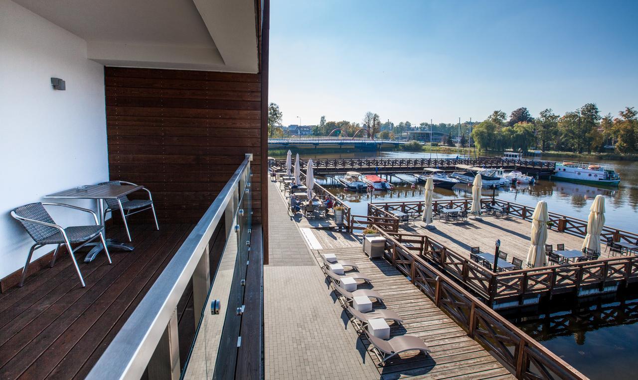Hotel Port 110 Iława エクステリア 写真